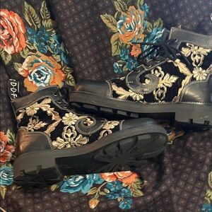 Fluevog limited edition Derby Swirl, size 9, rare